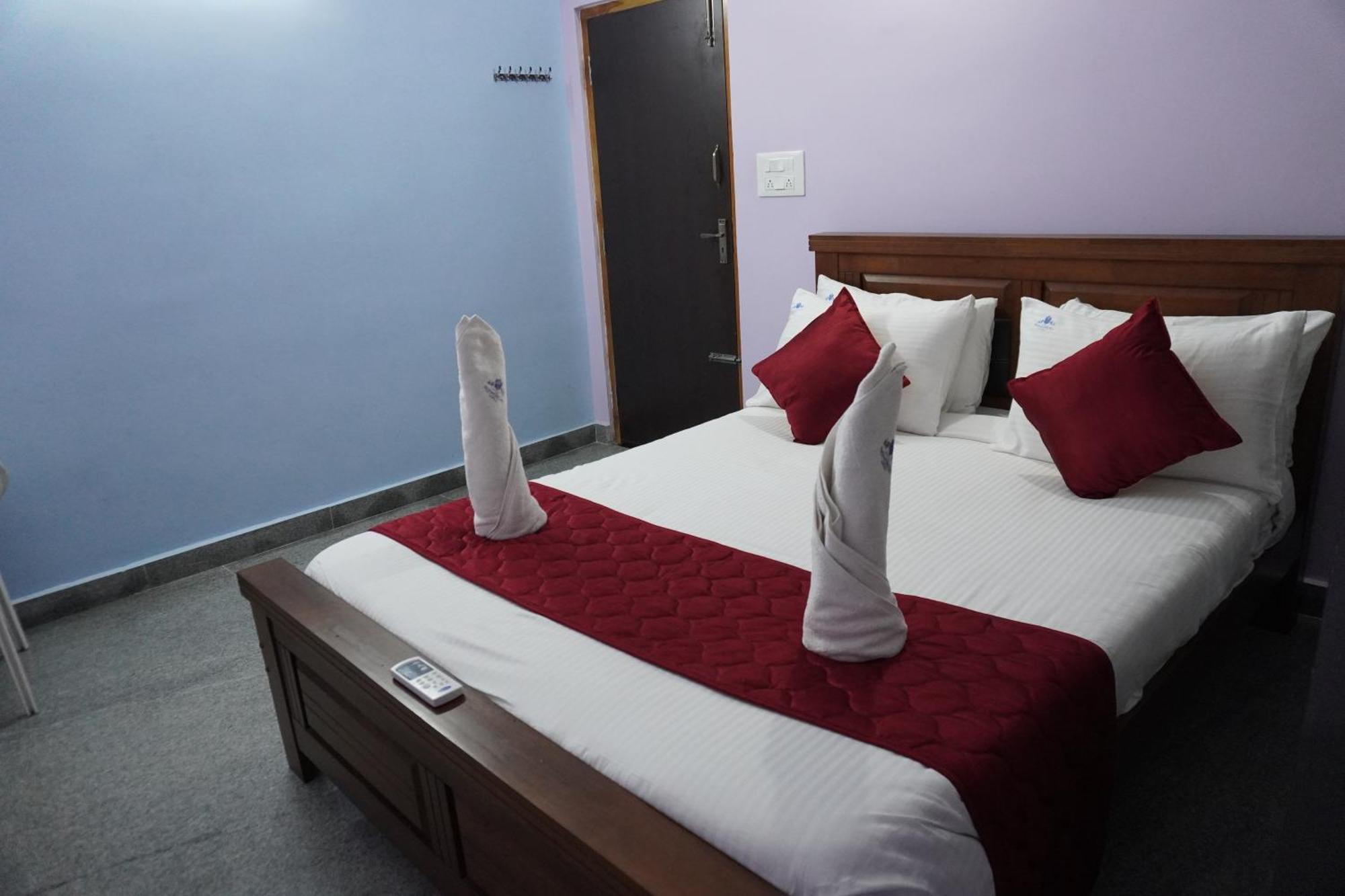 Tirumala Premium Home Stay Tirupati Eksteriør bilde