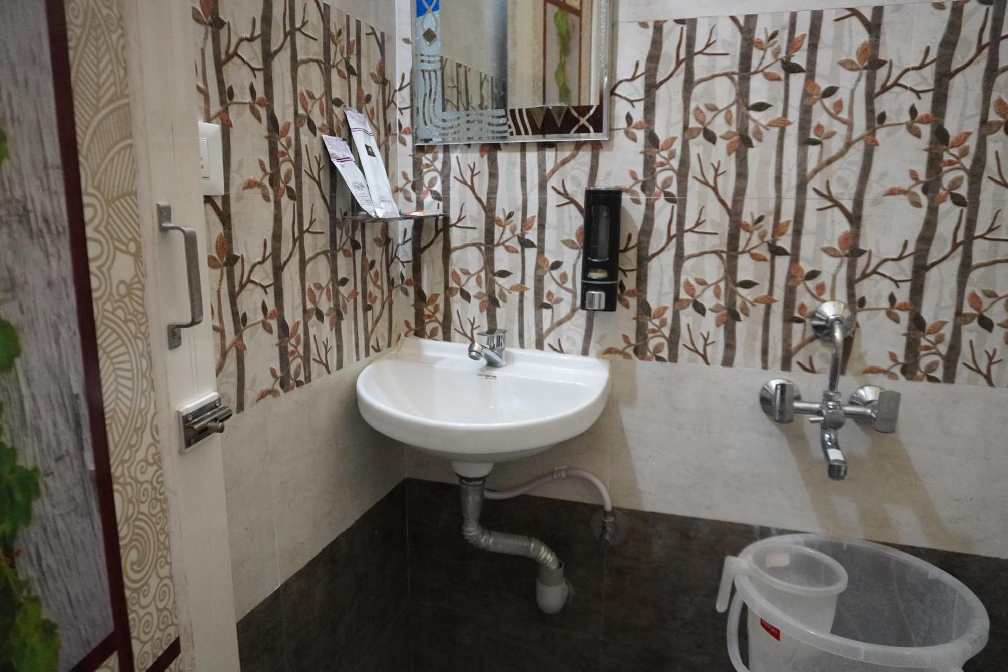 Tirumala Premium Home Stay Tirupati Eksteriør bilde
