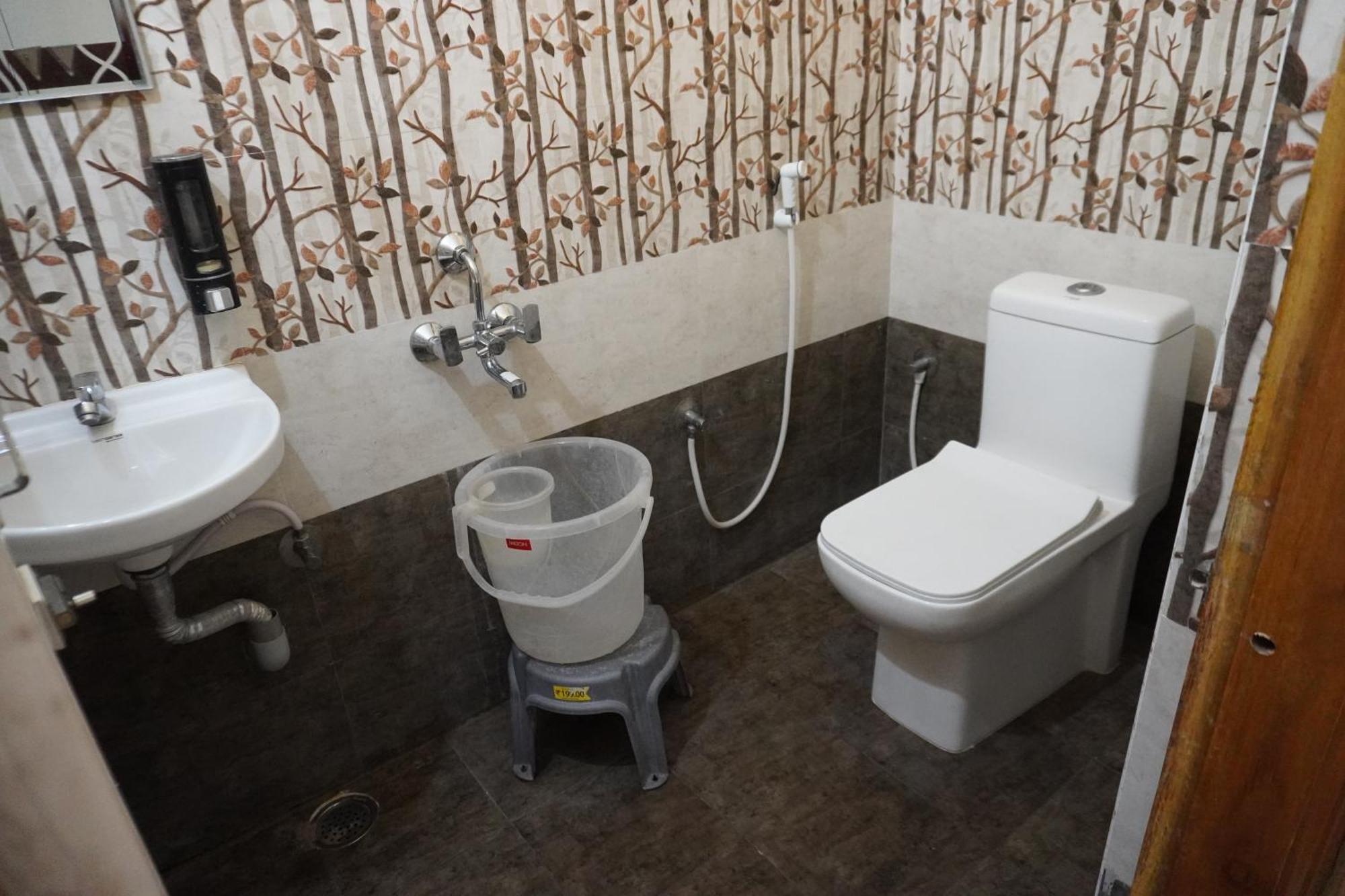 Tirumala Premium Home Stay Tirupati Eksteriør bilde